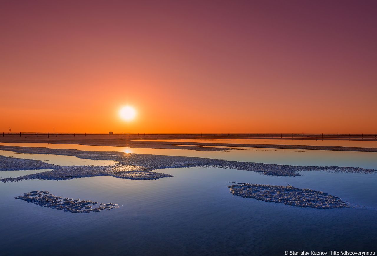 Рассвет на озере Баскунчак Нижний Баскунчак, Россия