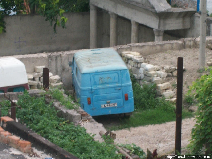 Керчь: город котов и старых автомобилей