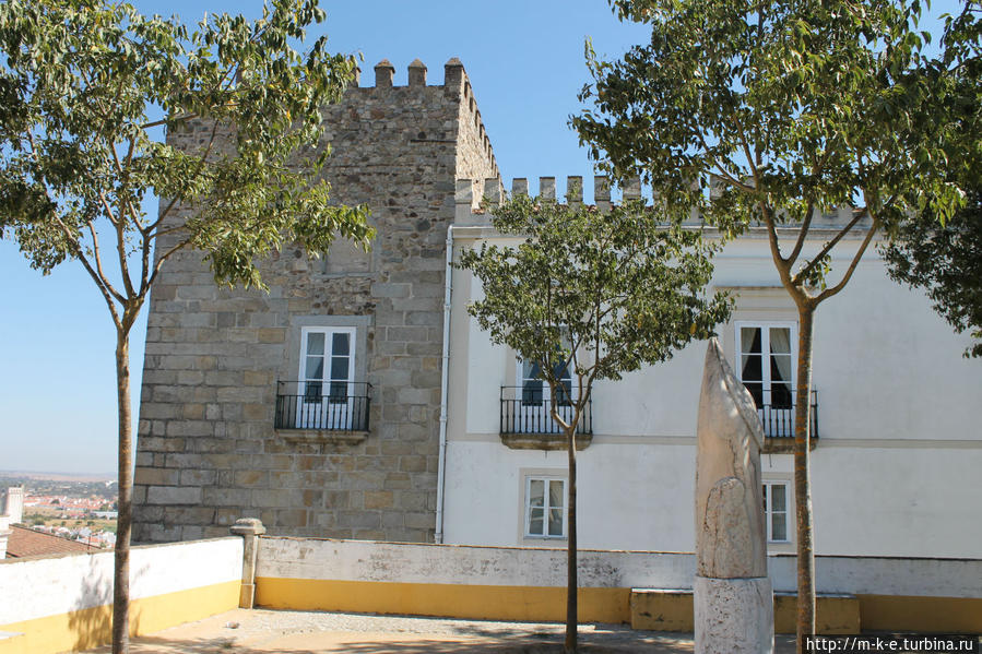 Дворец герцогов Кадавал Эвора, Португалия