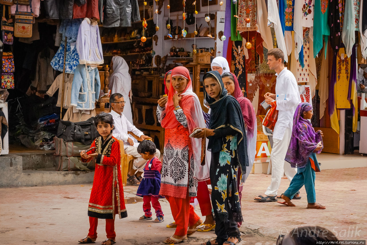 Белая мечеть Шринагар, Индия Белая мечеть Шринагар, Индия
