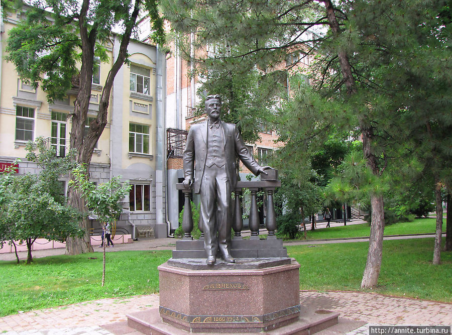 Памятник А.П.Чехову