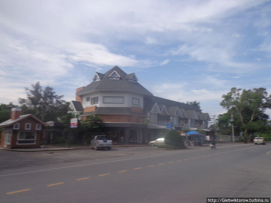 Прогулка по южной части городского парка Накхон-Си-Таммарат, Таиланд