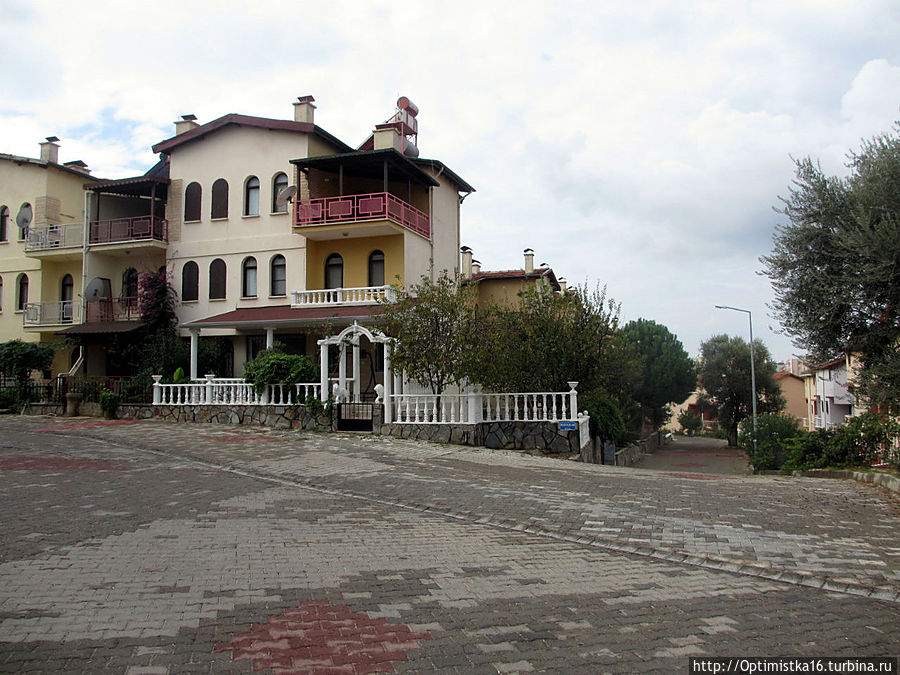 Дидим в конце октября Дидим, Турция Дидим в конце октября Дидим, Турция