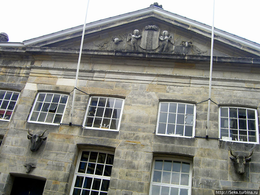 VLEESHAL (Мясной зал) VLEESHAL (Мясной зал)