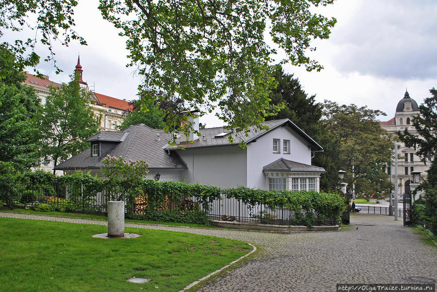 Сады Кинских в Праге. История и информация как добраться Прага, Чехия Сады Кинских в Праге. История и информация как добраться Прага, Чехия