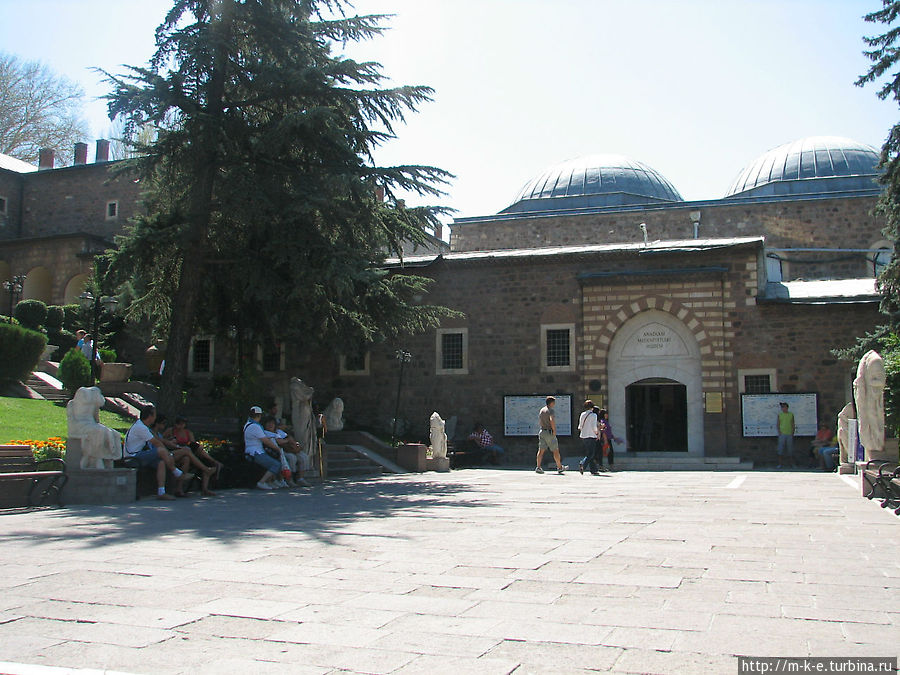 Вход в музей Анкара, Турция