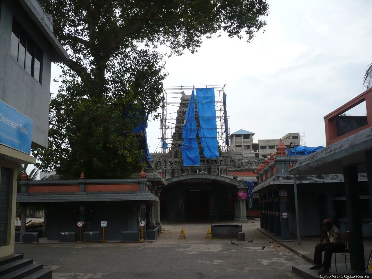 Индуистский храм Катиресан Коломбо, Шри-Ланка