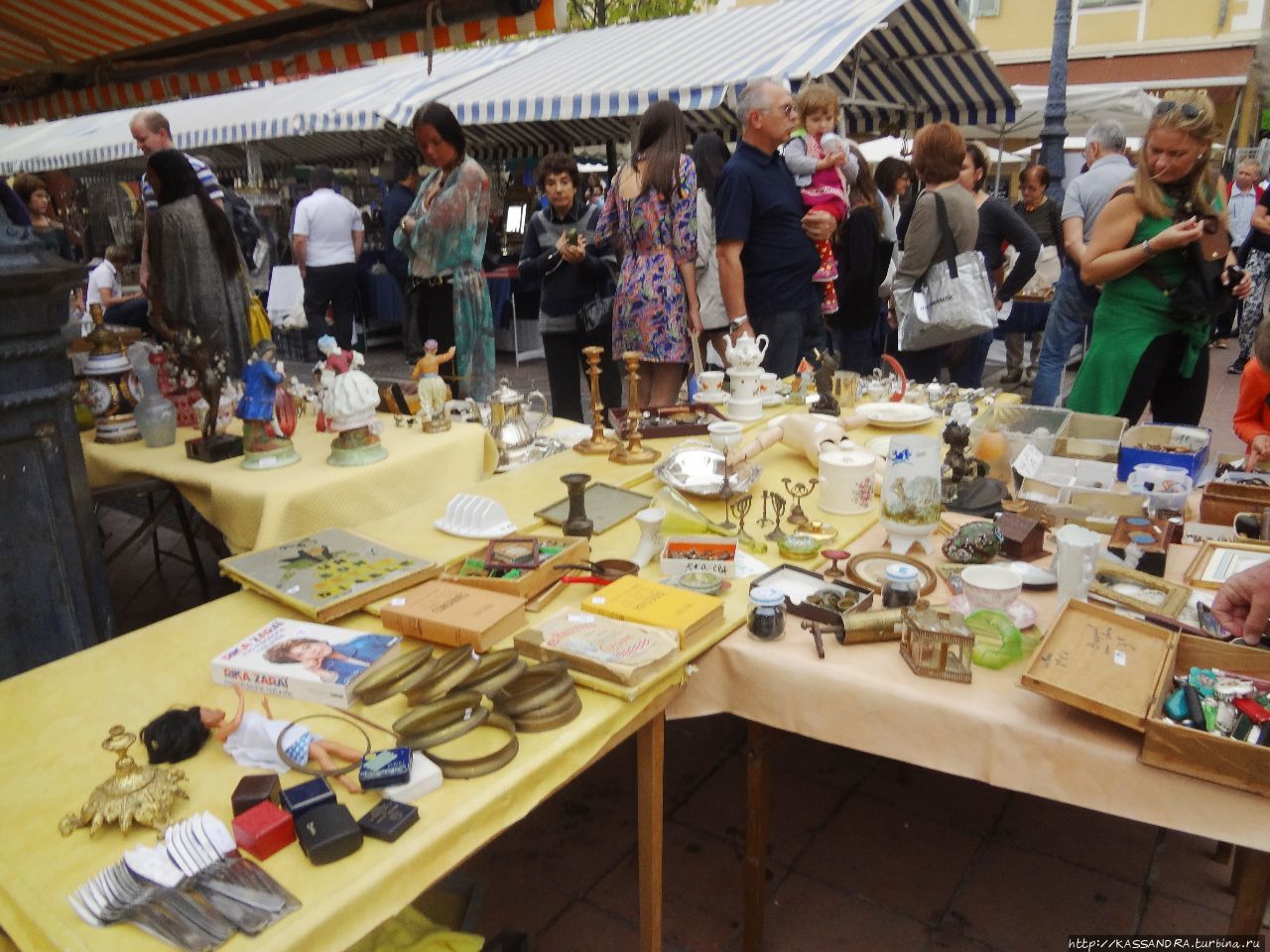 Ницца. Антикварный рынок Cours Saleya Ницца, Франция Ницца. Антикварный рынок Cours Saleya Ницца, Франция