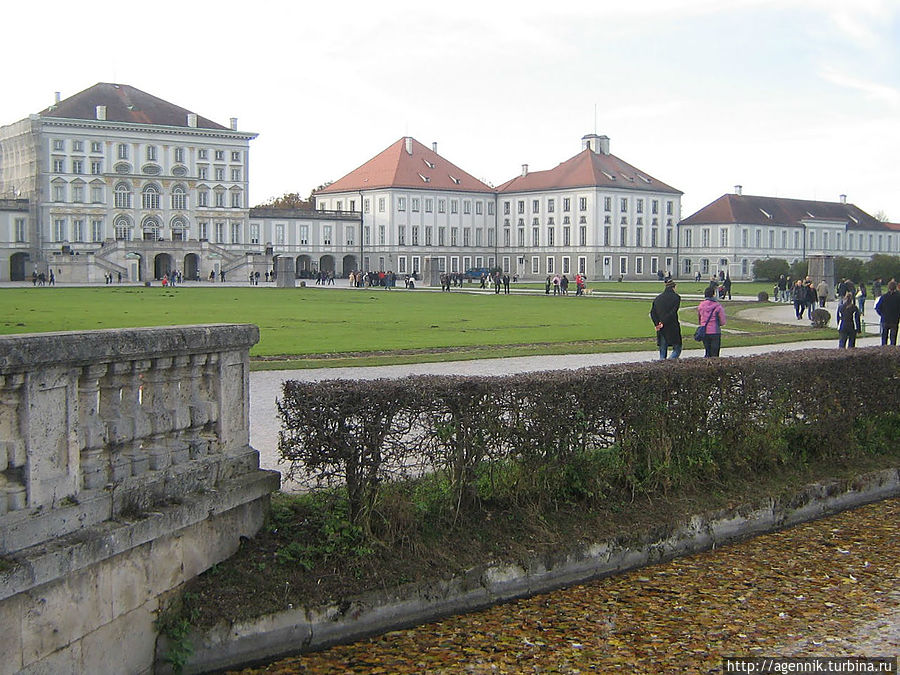 Вид дворца Нимфенбург Вид дворца Нимфенбург