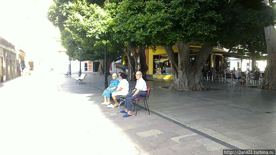 Пенсионеры в почете на Ла Гомере. Нам этого не понять... Пенсионеры в почете на Ла Гомере. Нам этого не понять...