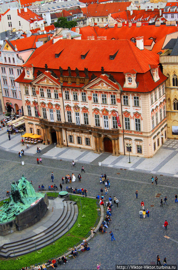 Здания Староместской площади Прага, Чехия Здания Староместской площади Прага, Чехия