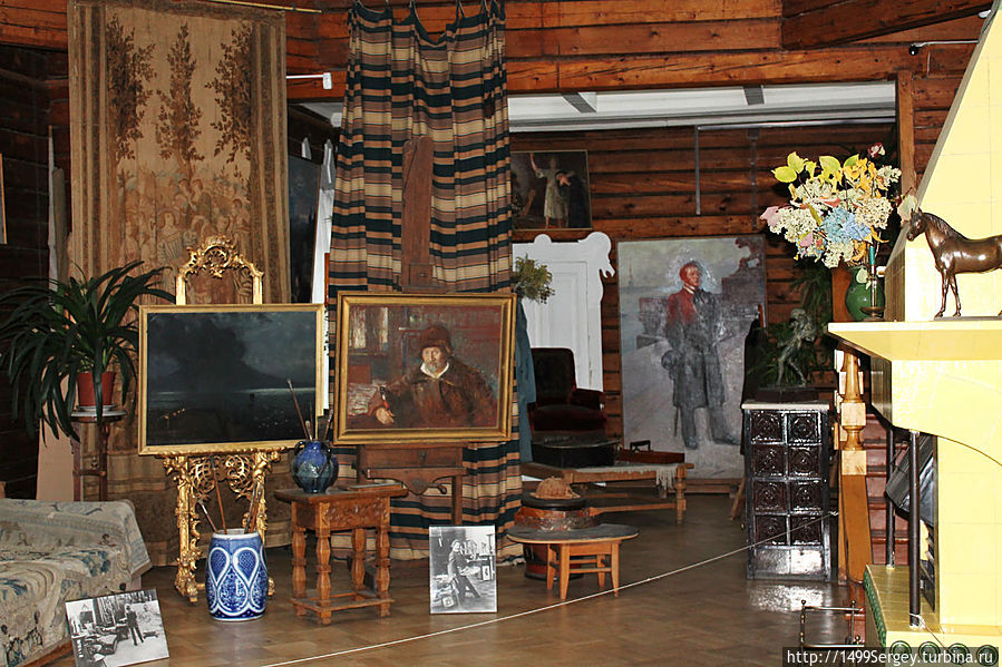 Мастерская в доме художника. Мастерская в доме художника.