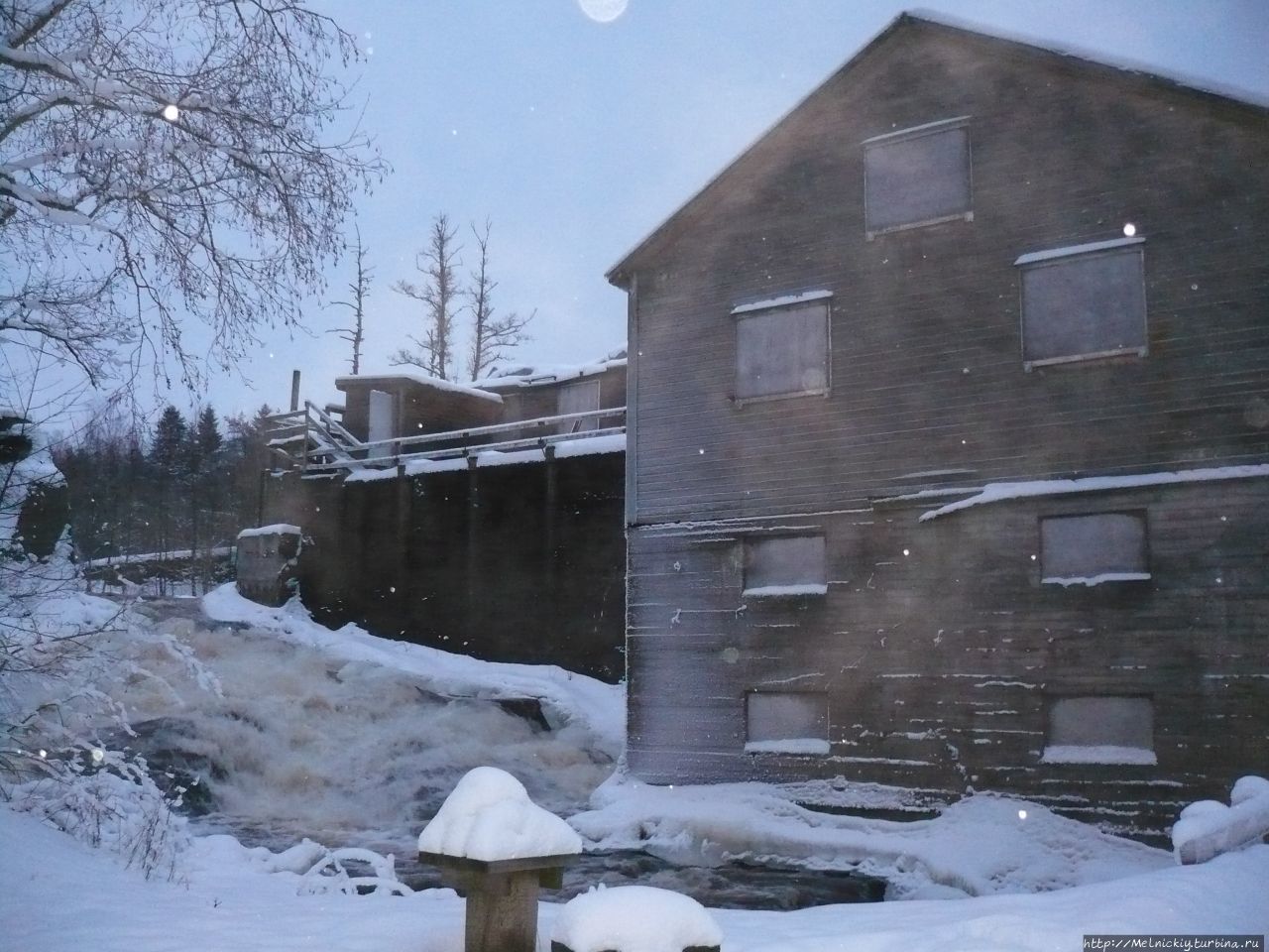 Заброшенная мельница на речке Skogsforsen / Abandoned mill on the river Skogsforsen