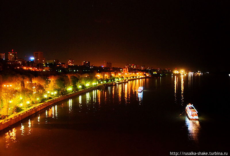 Ночная прогулка из Европы в Азию Ростов-на-Дону, Россия Ночная прогулка из Европы в Азию Ростов-на-Дону, Россия