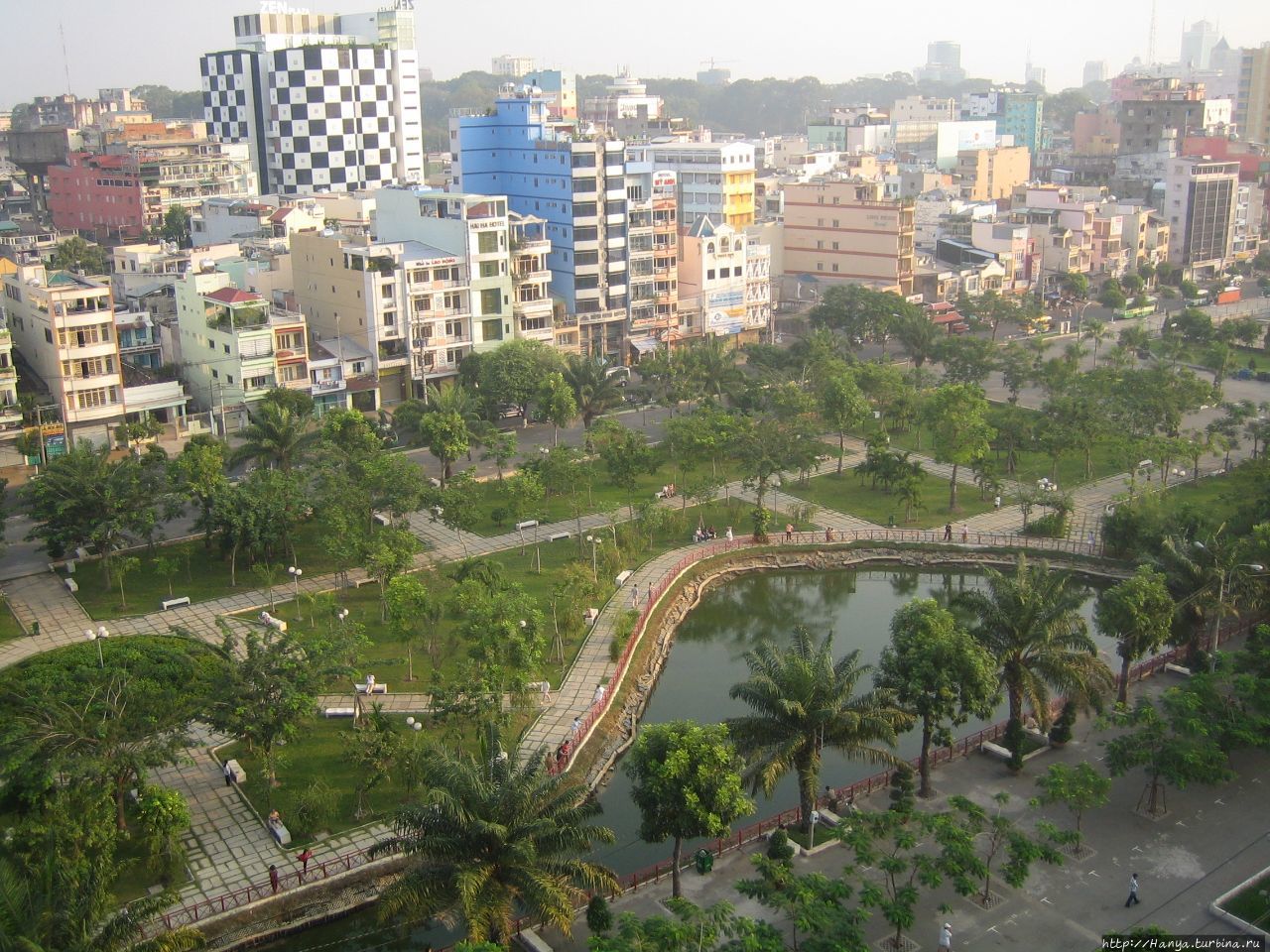 Вид на город из  гостиницы  Vein Dong Ho Chi Minh City Хошимин, Вьетнам