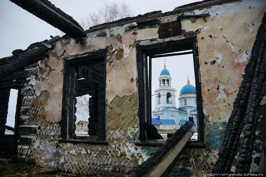 Многие деревни Челябинской области заброшены и увядают. Население стремится в города и все пустынней выглядят наши поля Челябинск, Россия