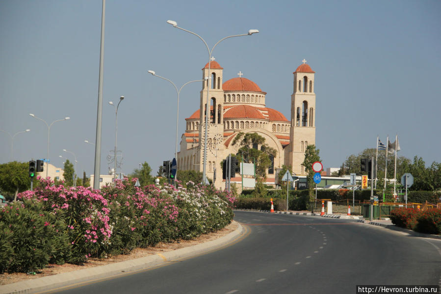 Церковь святых бессребреников Пафос, Кипр