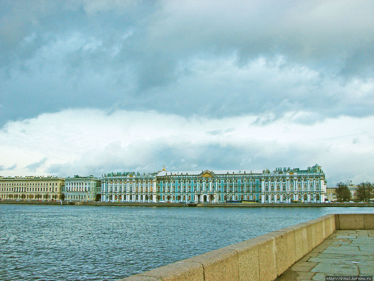 Санкт-Петербург. Прогулка по Адмиралтейской набережной Санкт-Петербург, Россия