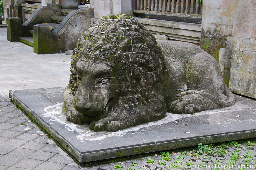 Каменные львы. Убуд, Индонезия