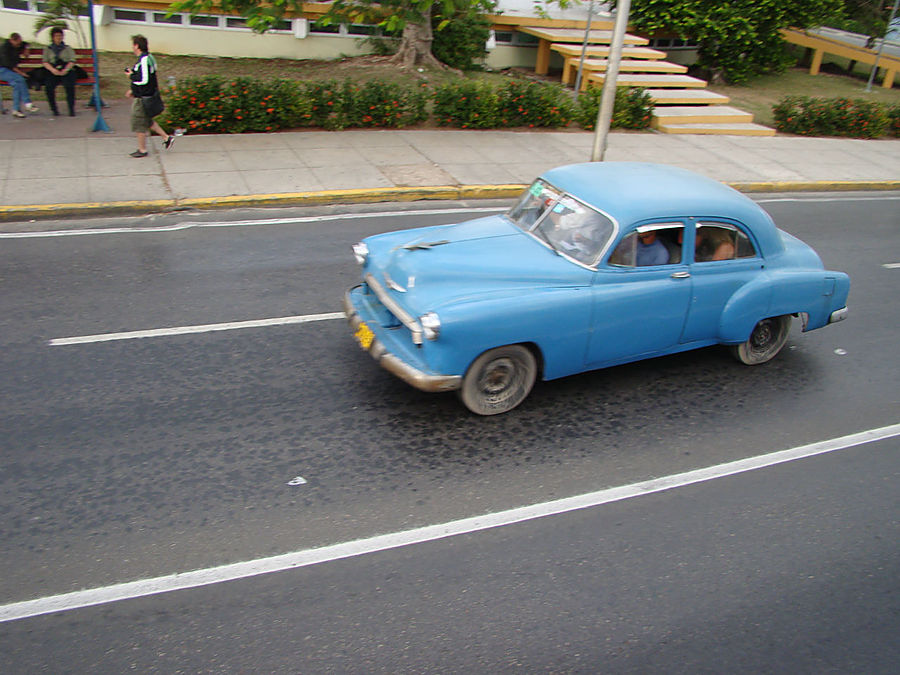 Ретро-автомобили острова Свободы Гавана, Куба Ретро-автомобили острова Свободы Гавана, Куба