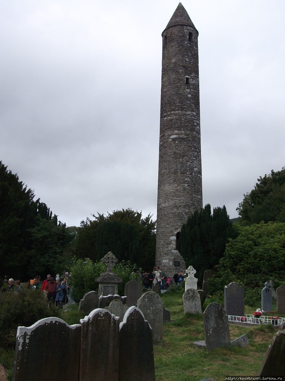 Впечетляющий покинутый средневековый монастырь Гленделох, Ирландия