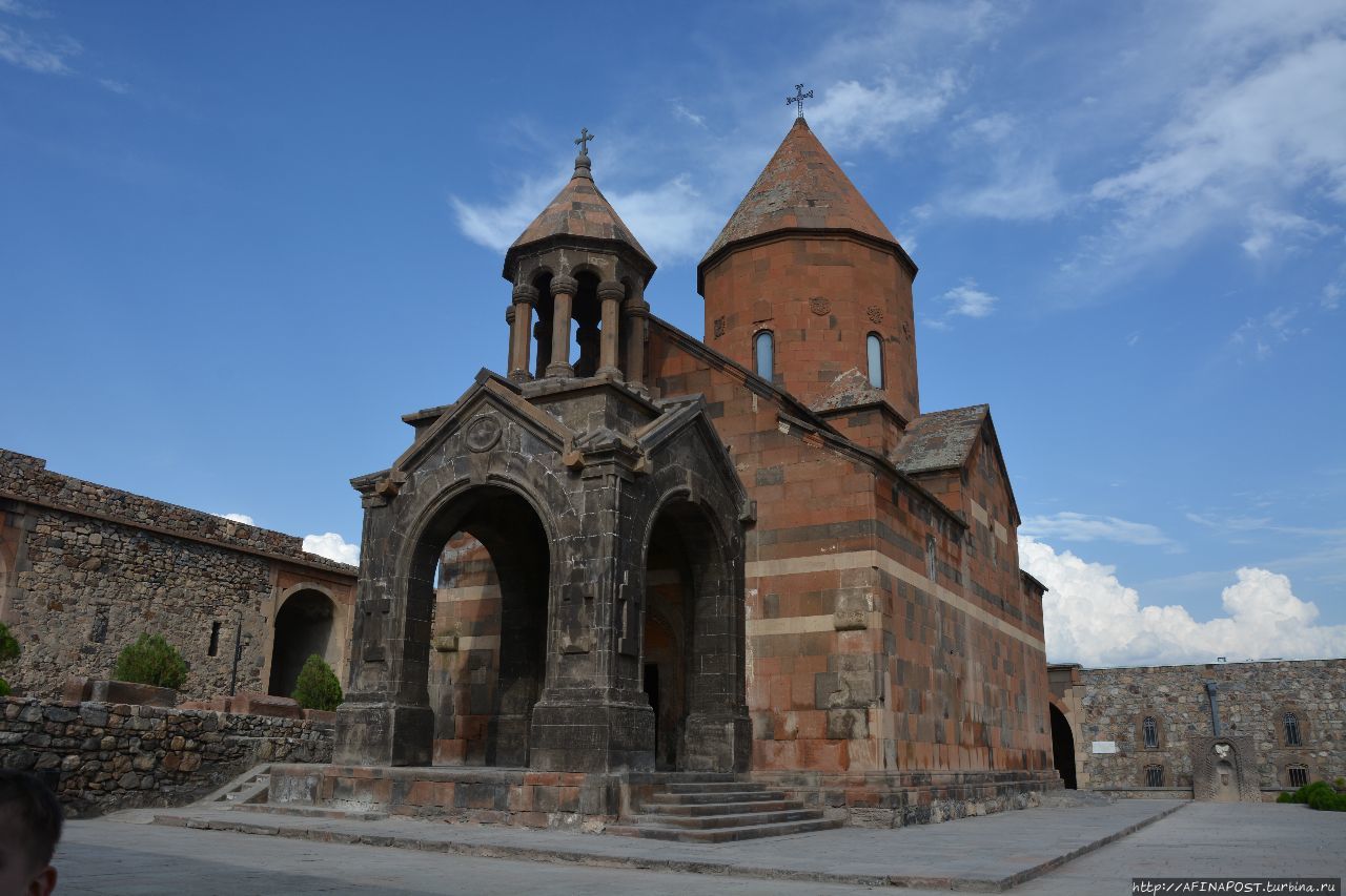 Хор Вирап. История царя Трдата, Св. Григора и богини Анаит Хор Вирап Монастырь, Армения