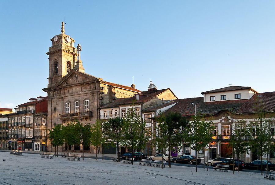 Желаем и вашему городу стать когда-нибудь европейской столицей. Гимарайнш, Португалия