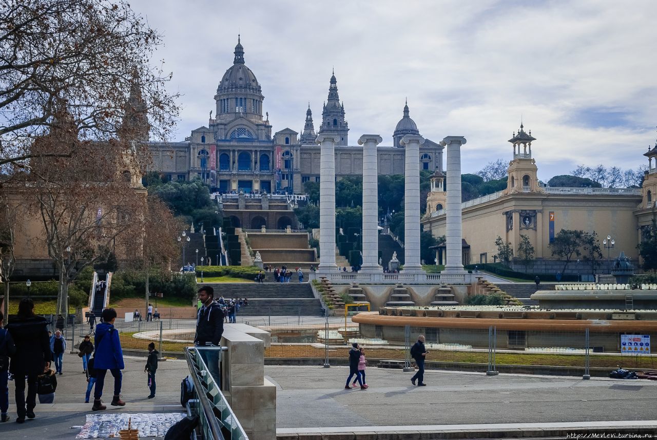 Национальный музей искусства Каталонии и Площадь Испании Барселона, Испания