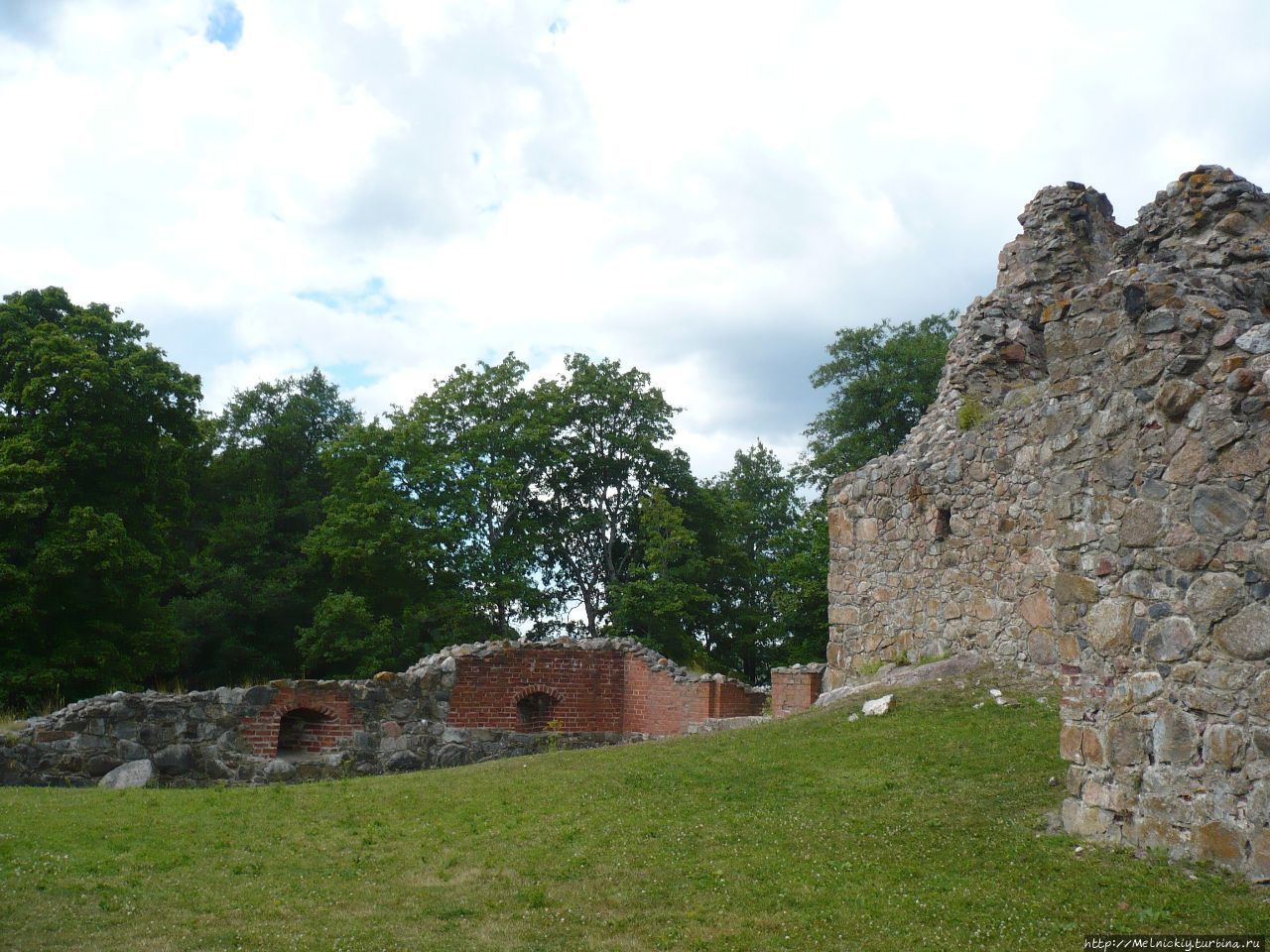 Руины епископского замка Куусисто, Финляндия