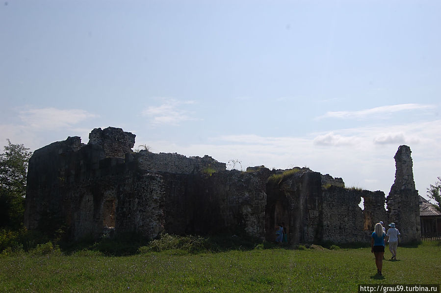 Развалины дворца Чачба-Шервашидзе Лыхны, Абхазия