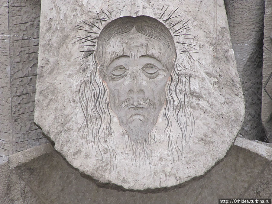 Детали Храма Святого Семейства в Барселоне Барселона, Испания Детали Храма Святого Семейства в Барселоне Барселона, Испания