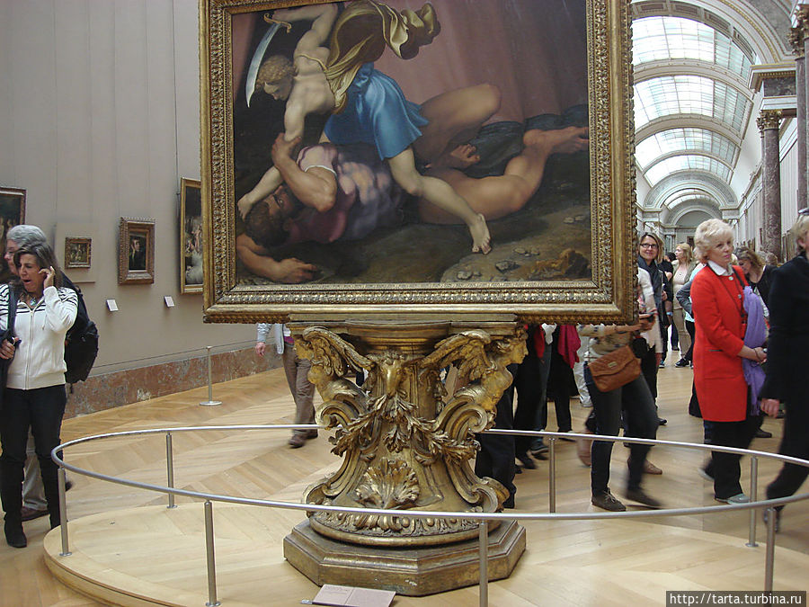 Не только сами картины интересны, а даже постаменты, на которых они крепятся. Не только сами картины интересны, а даже постаменты, на которых они крепятся.