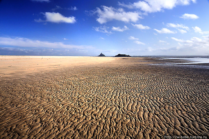 Песчаные дюны и Мон-Сен-Мишель со стороны Жене, июнь 2010г. Мон-Сен-Мишель, Франция