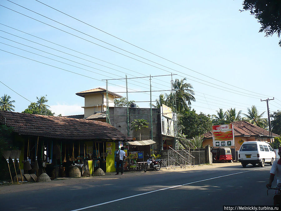Прогулка по Ваддуве Ваддува, Шри-Ланка Прогулка по Ваддуве Ваддува, Шри-Ланка