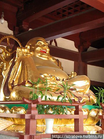 Хотей — божество счастья, общения, веселья и благополучия. Хотей — божество счастья, общения, веселья и благополучия.