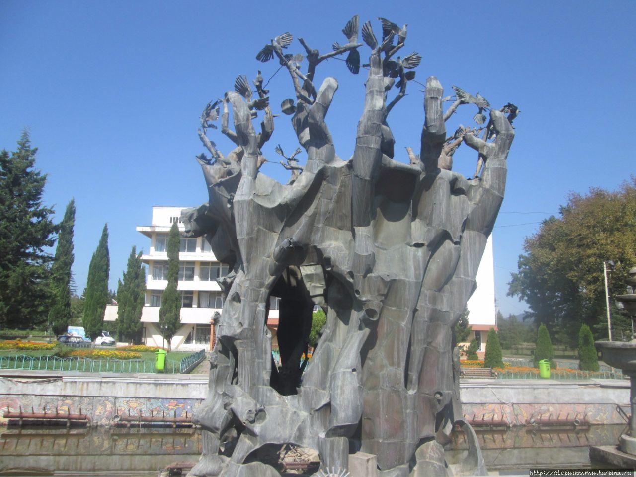 Хоби — типичный малый город Мегрелии Хоби, Грузия Хоби — типичный малый город Мегрелии Хоби, Грузия