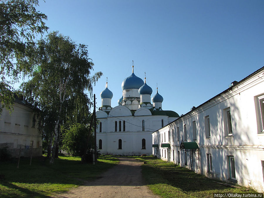 Богоявленский монастырь