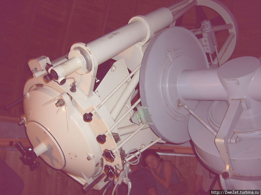 Предлагаемые экскурсантам фотографии делаются с помощью вот этого оптического телескопа Симеиз, Россия