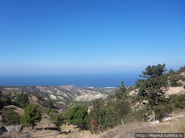 Вил от здания монастыря на море. Вил от здания монастыря на море.