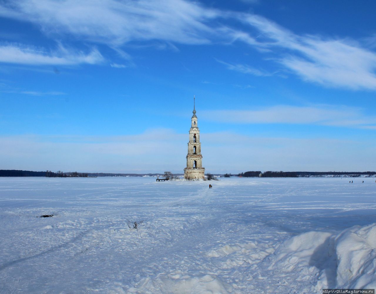 Калязин зимой. Февральские праздники: первый выход на лёд. Калязин, Россия