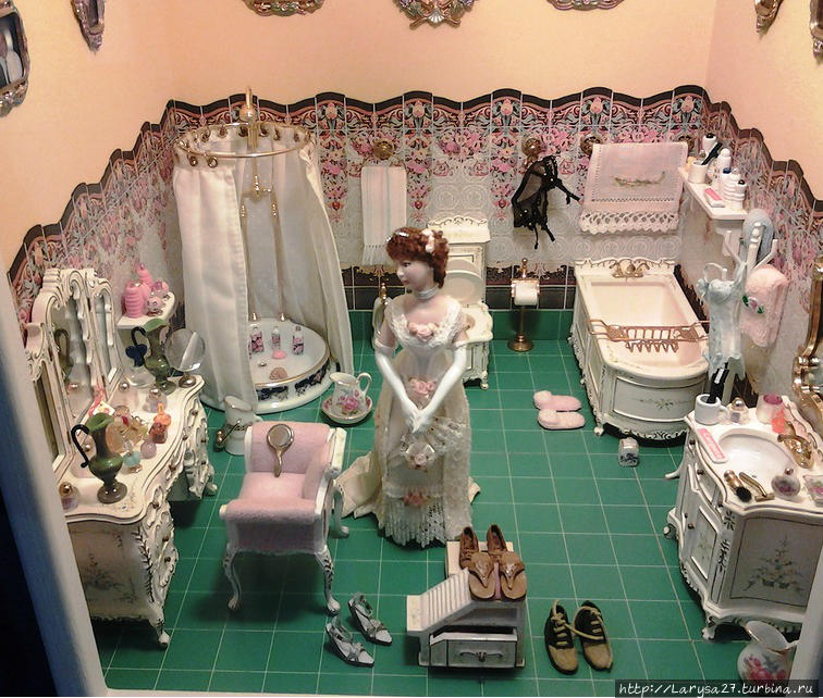 Это её ванная комната Это её ванная комната