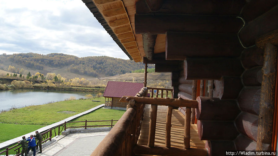 Вид на озеро с балкона гостевых комнат Алтайское, Россия