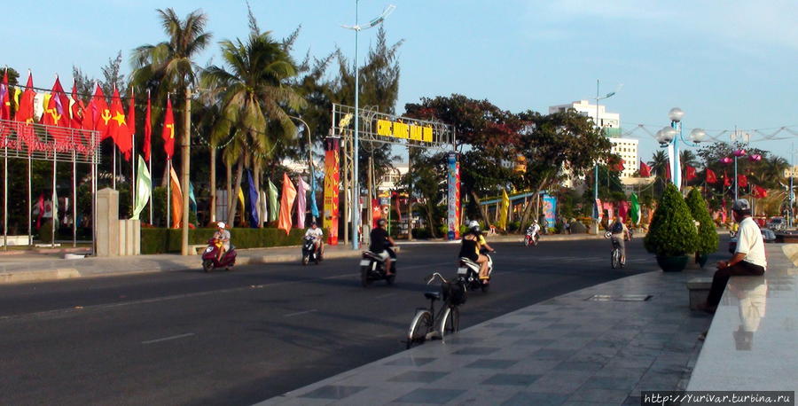 Главная набережная города Вунг-Тау, Вьетнам