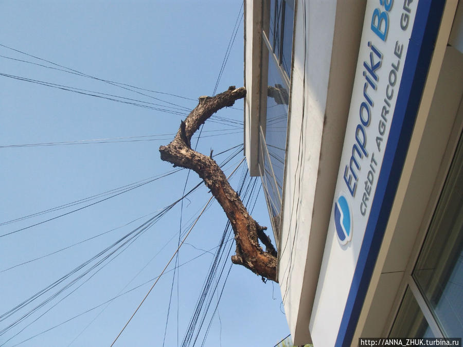 И провода, провода, провода... Прямо как Азия какая-то ;)! Шкодер, Албания И провода, провода, провода... Прямо как Азия какая-то ;)! Шкодер, Албания