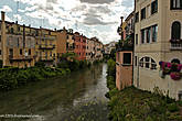 Падуя тоже стоит на каналах, но Венецию не напоминает