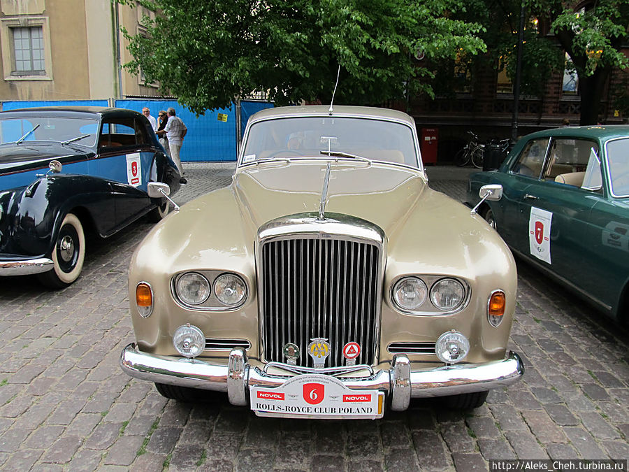 Выставка старых автомобилей в Торуне Торунь, Польша