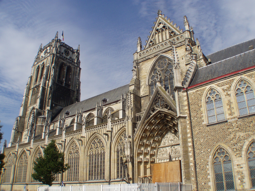 Базилика Нотр-Дам / Basilica of Our Lady with Stadstoren