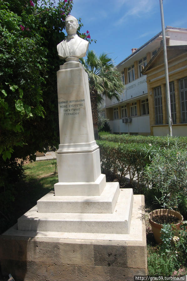 Памятник Иоаннису Вергопоулосу Никосия, Кипр