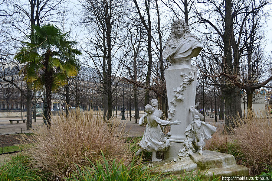 Памятник Шарлю Перро (Gabriel Edouard Baptiste Pech). Париж, Франция