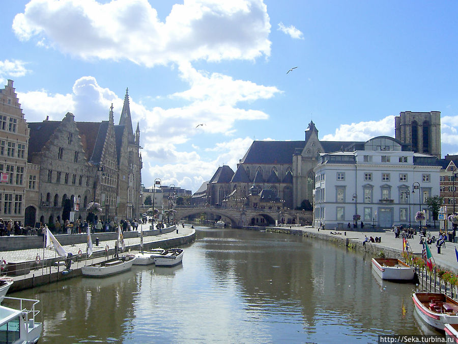 Вид с моста на Граслей (слева) и Коренлей (справа) Вид с моста на Граслей (слева) и Коренлей (справа)